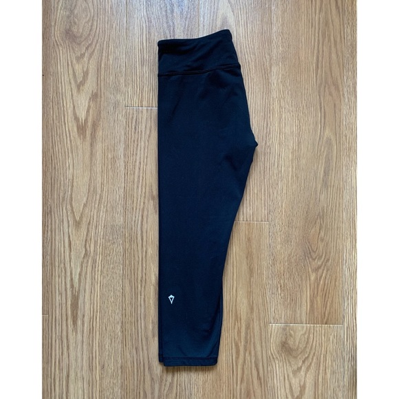 SOLD Ivivva Everlux Rhythmic Leggings Cropped Black Size 14 - Picture 2 of 7